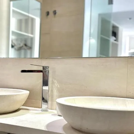 Amplio Piso A Pie De Playa De Patos. Nigran. Nigrán