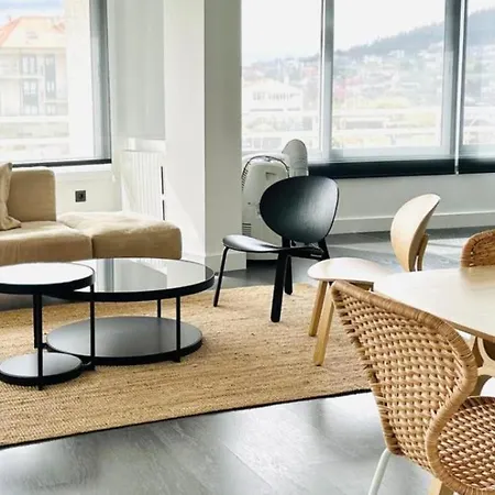 Daire Amplio Piso A Pie De Playa De Patos. Nigran. Nigrán