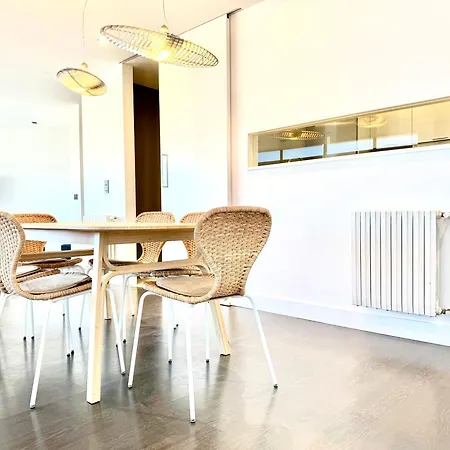 Διαμέρισμα Amplio Piso A Pie De Playa De Patos. Nigran. *