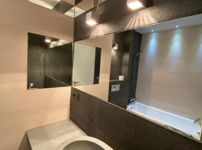 Amplio Piso A Pie De Playa De Patos. Nigran.