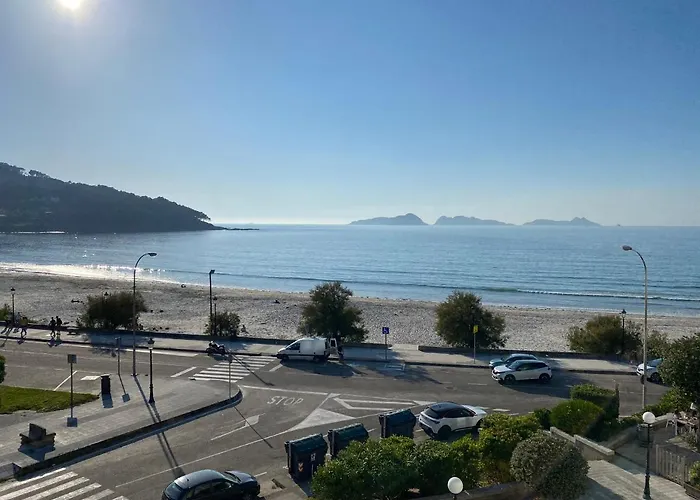 Διαμέρισμα Amplio Piso A Pie De Playa De Patos. Nigran.