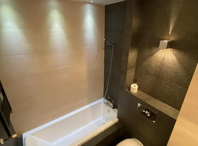 Amplio Piso A Pie De Playa De Patos. Nigran.