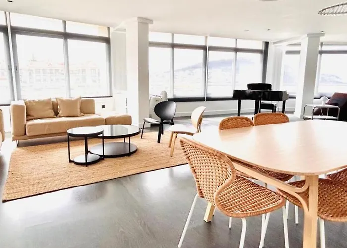 Amplio Piso A Pie De Playa De Patos. Nigran.