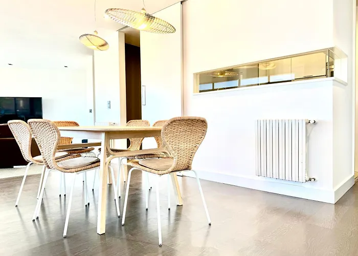 Appartement Amplio Piso A Pie De Playa De Patos. Nigran. *